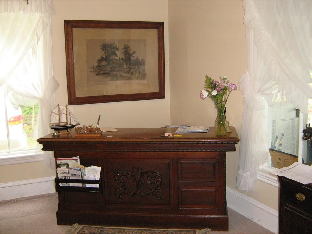 The Olde Village Inn Centreville  Extérieur photo
